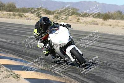 media/Dec-04-2025-Racers Edge (Thu) [[5ebc9f124d]]/3-B Group/3-Session 2 (Turn 7 Inside)/